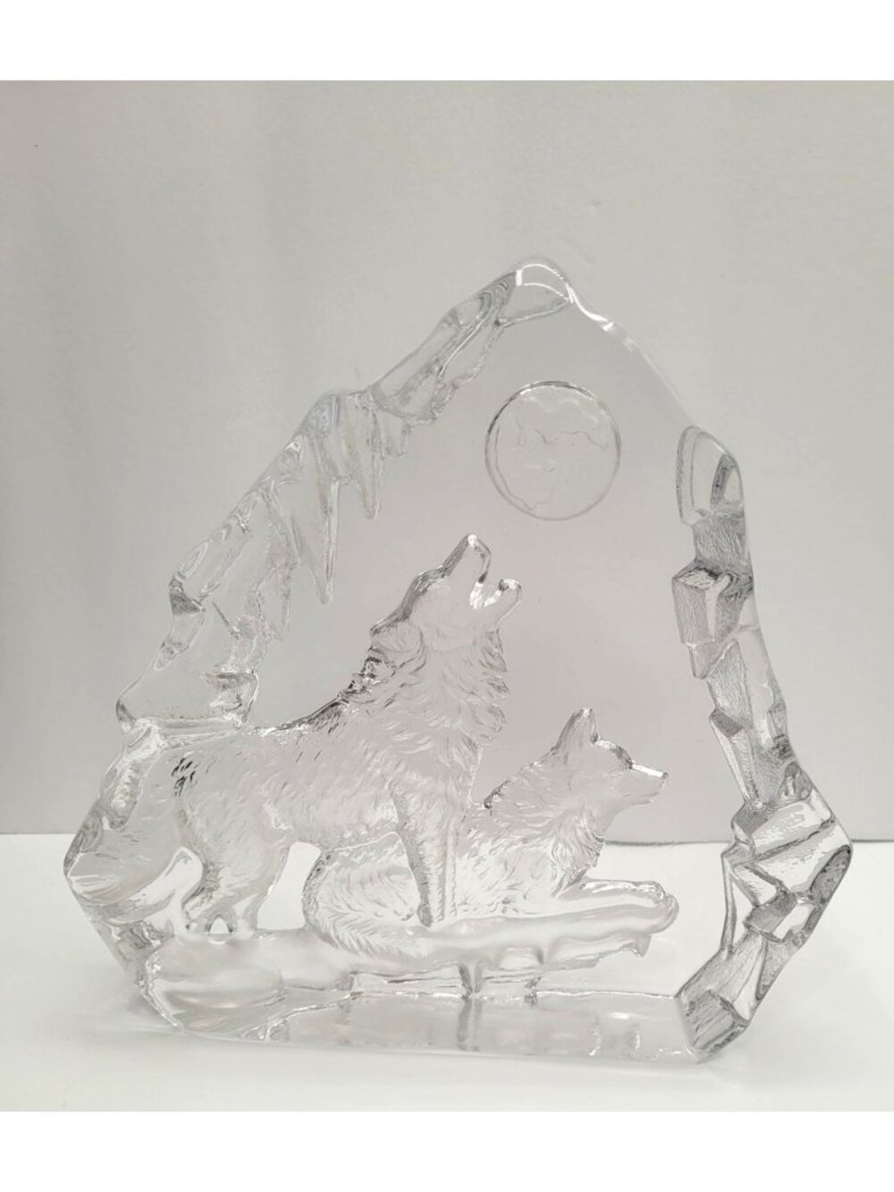 Crystal Etched Howling Wolves Sculpture Paperweight Clear 6.5 X 6.5